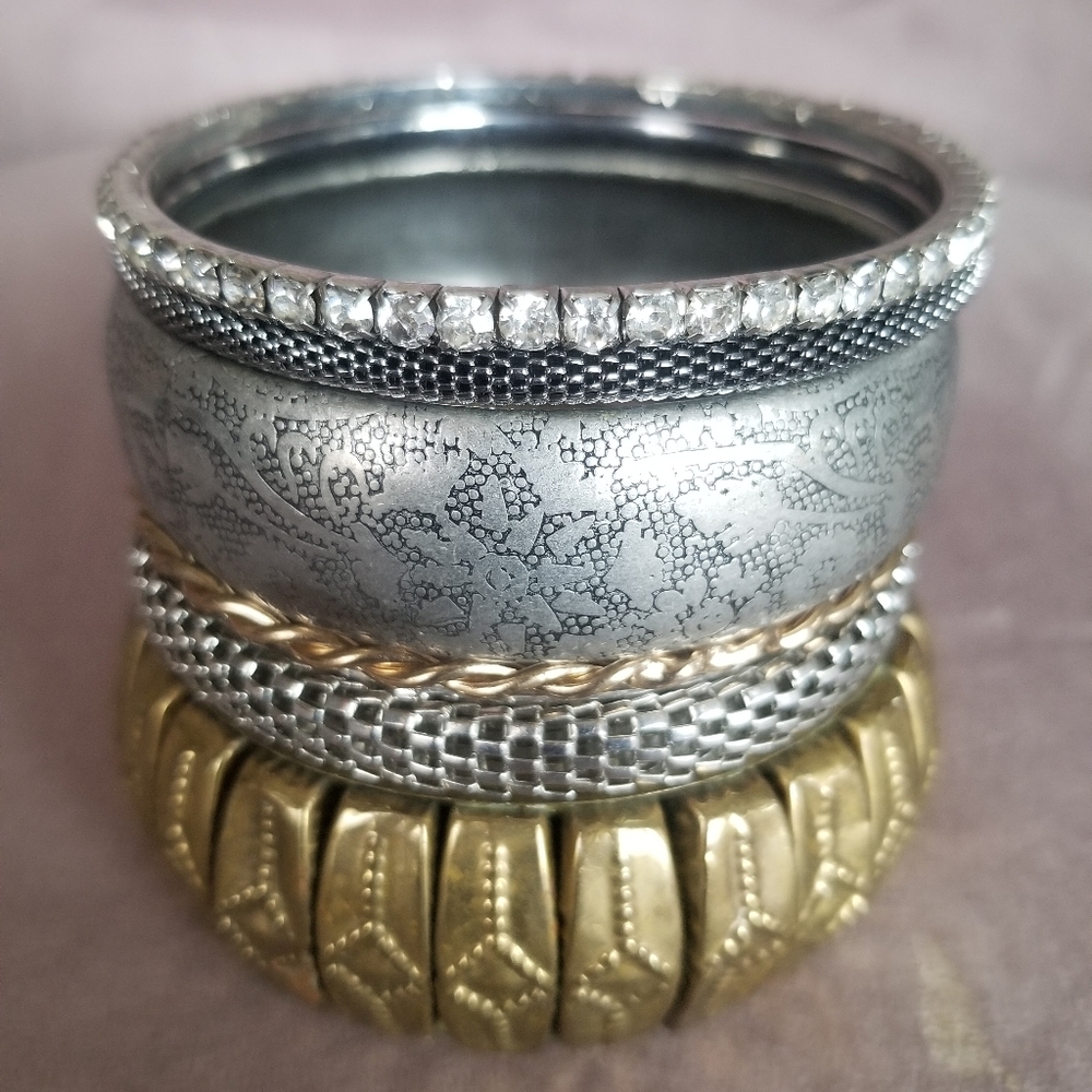 (SOLD) 6pc Boho Bangle Set